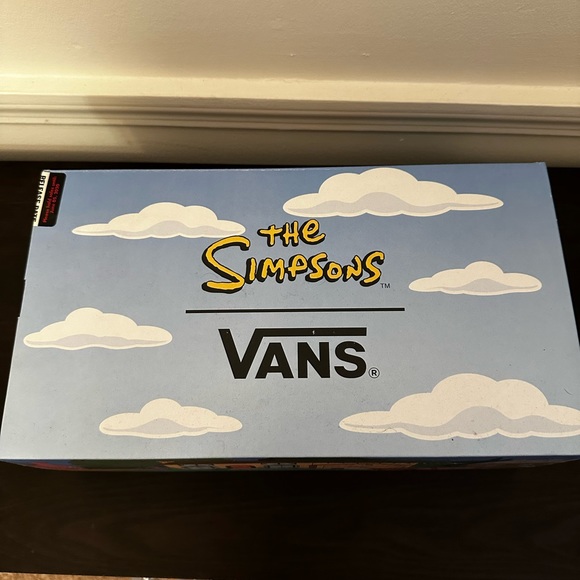 Simpsons x Vans ComfyCush Slip-ons Brand New with tag in box size 10.5 - Picture 7 of 9